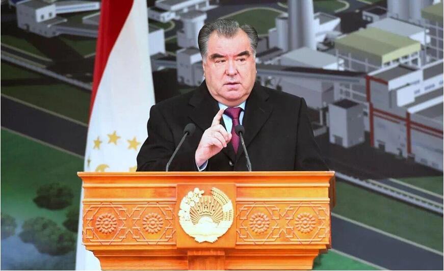塔吉克斯坦总统埃莫马利.拉赫蒙出席杜尚别电厂二期竣工仪式