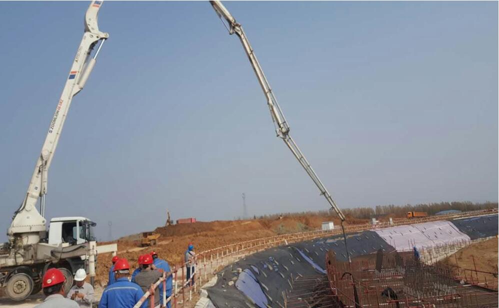 南阳电厂项目#2冷却塔环基第一仓混凝土浇筑完成